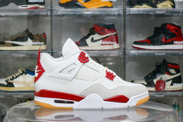 Nike SB x Air Jordan 4 Varsity Red is a Family & Friends (UA)