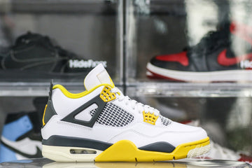 Air Jordan 4 “Enxofre Vívido” 2024 (UA)