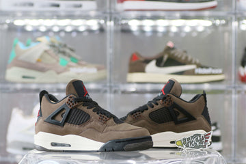 Air Jordan 4 Retro Travis Scott Olive versão Friends & Family (F&F) (UA)