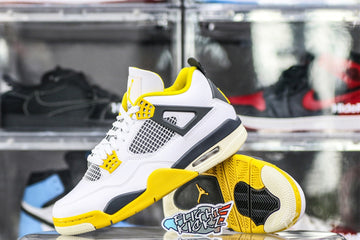 Air Jordan 4 “Enxofre Vívido” 2024 (UA)